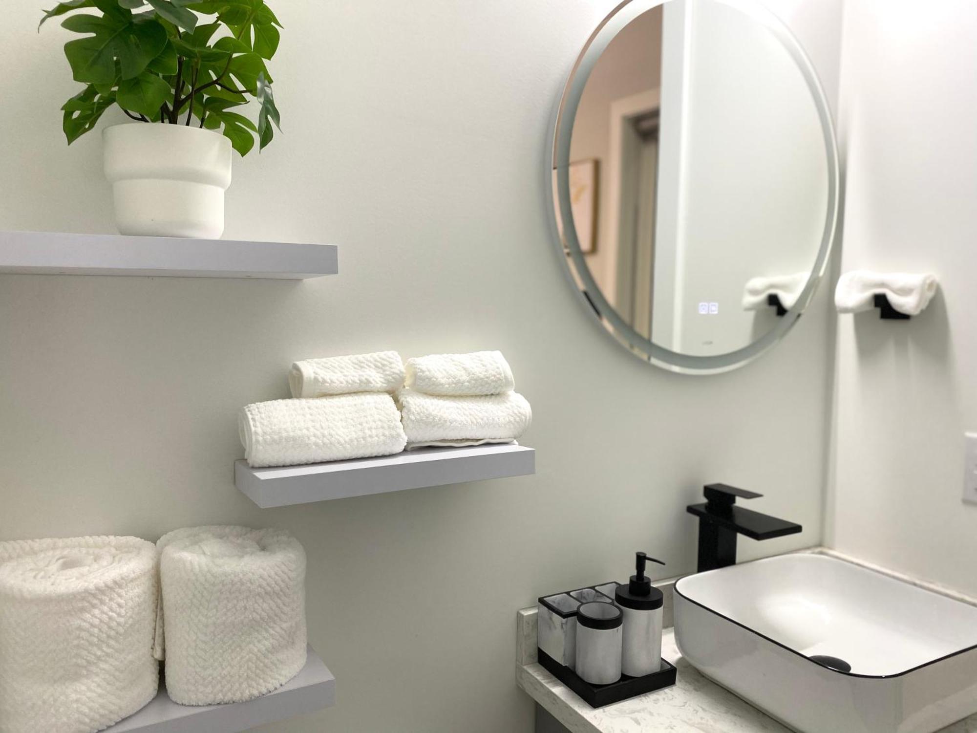 Modern And New House Near Pne With Big Garden And Free Parking Apartment Vancouver Ngoại thất bức ảnh