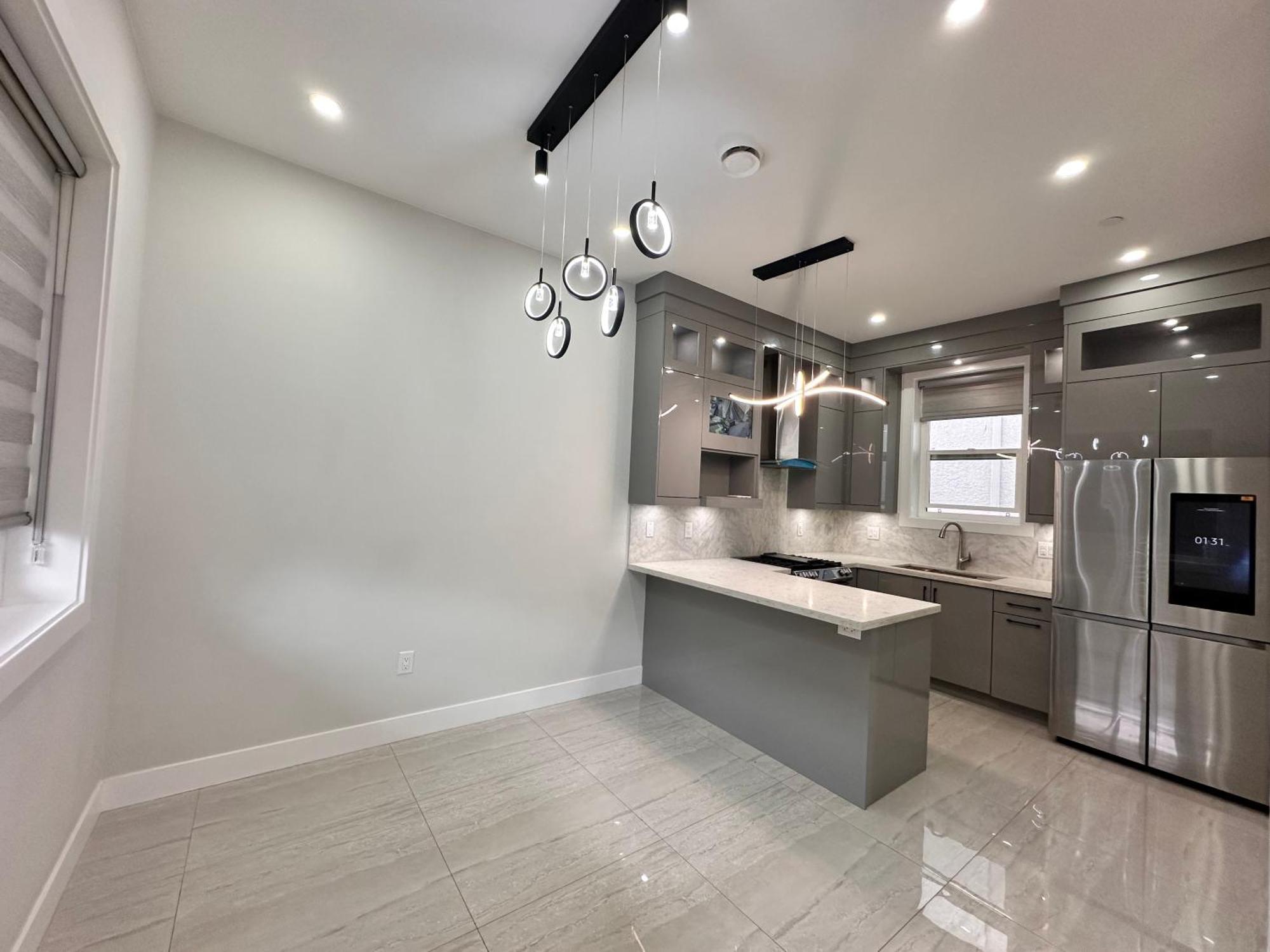 Modern And New House Near Pne With Big Garden And Free Parking Apartment Vancouver Ngoại thất bức ảnh